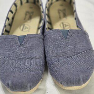 TOMS FLATS